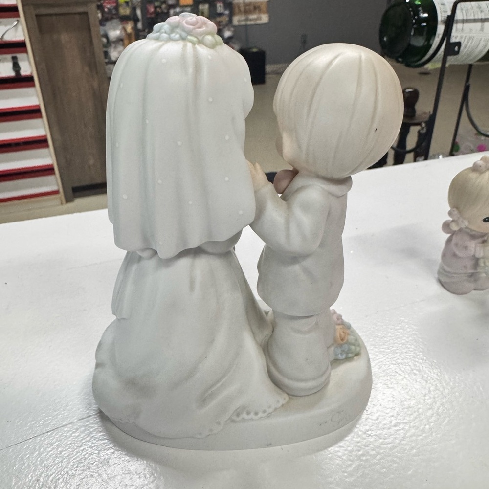 Enesco Wedding Couple Cake Topper - White and Cream